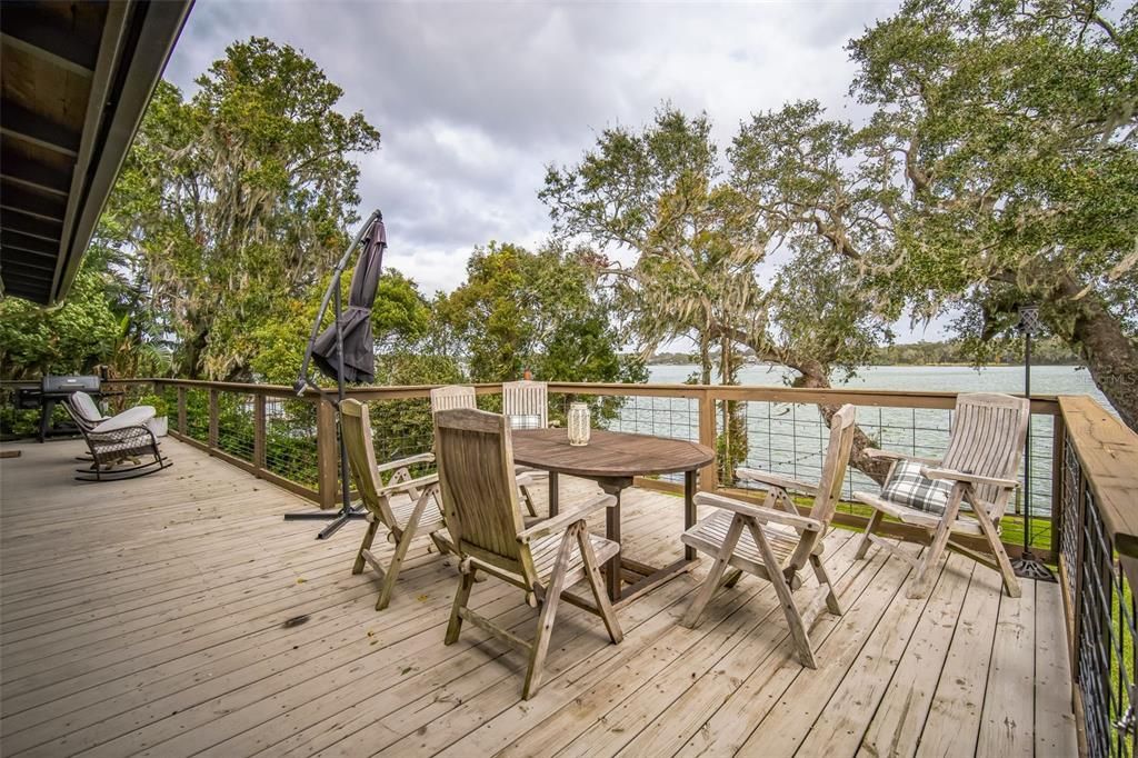 Upper deck outside view off kitchen/dining family