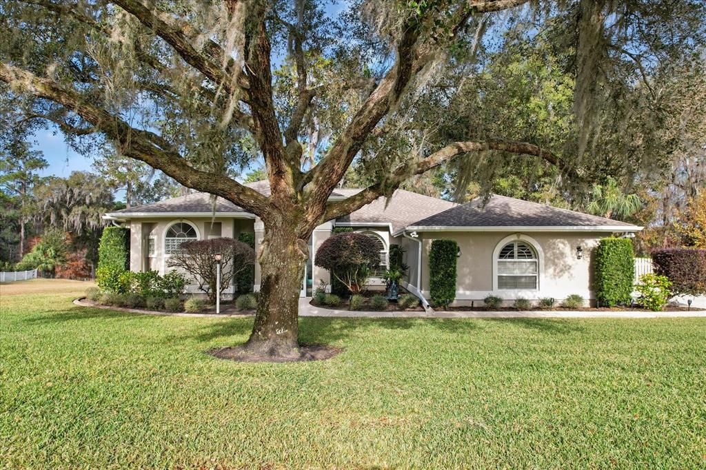 For Sale: $850,000 (3 beds, 3 baths, 2364 Square Feet)