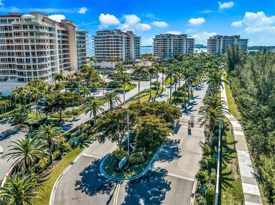 For Sale: $849,000 (2 beds, 2 baths, 1371 Square Feet)