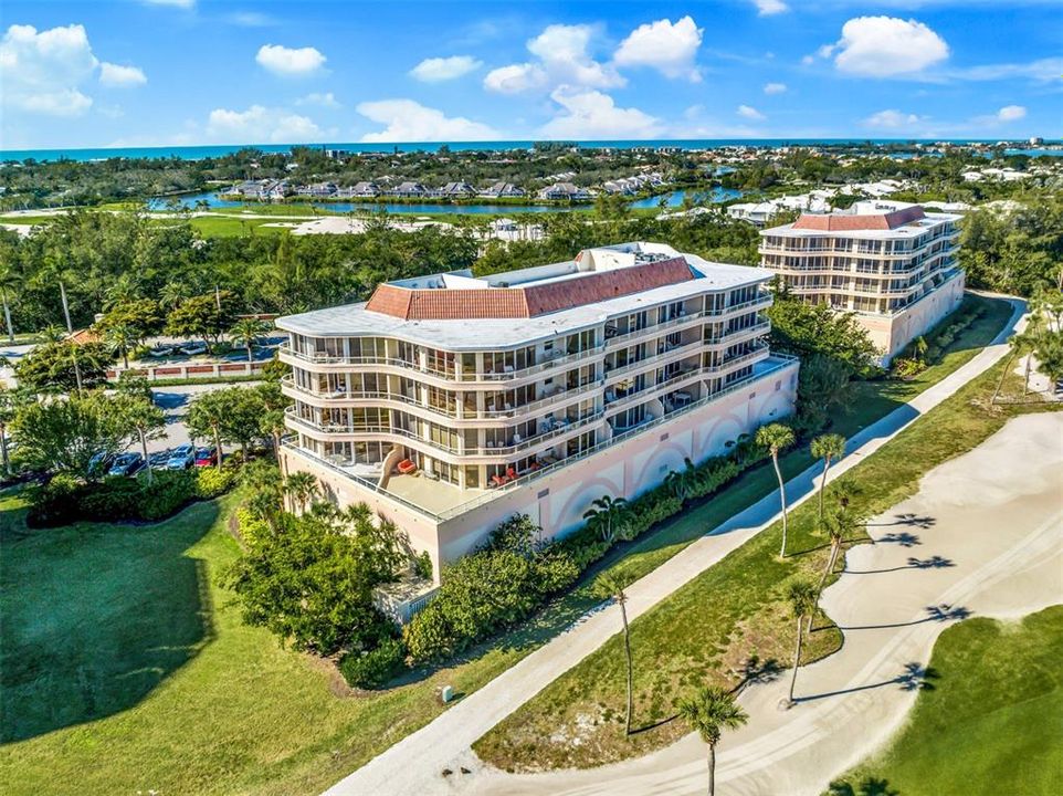 For Sale: $849,000 (2 beds, 2 baths, 1371 Square Feet)