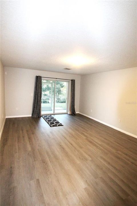 For Sale: $221,900 (2 beds, 2 baths, 1561 Square Feet)