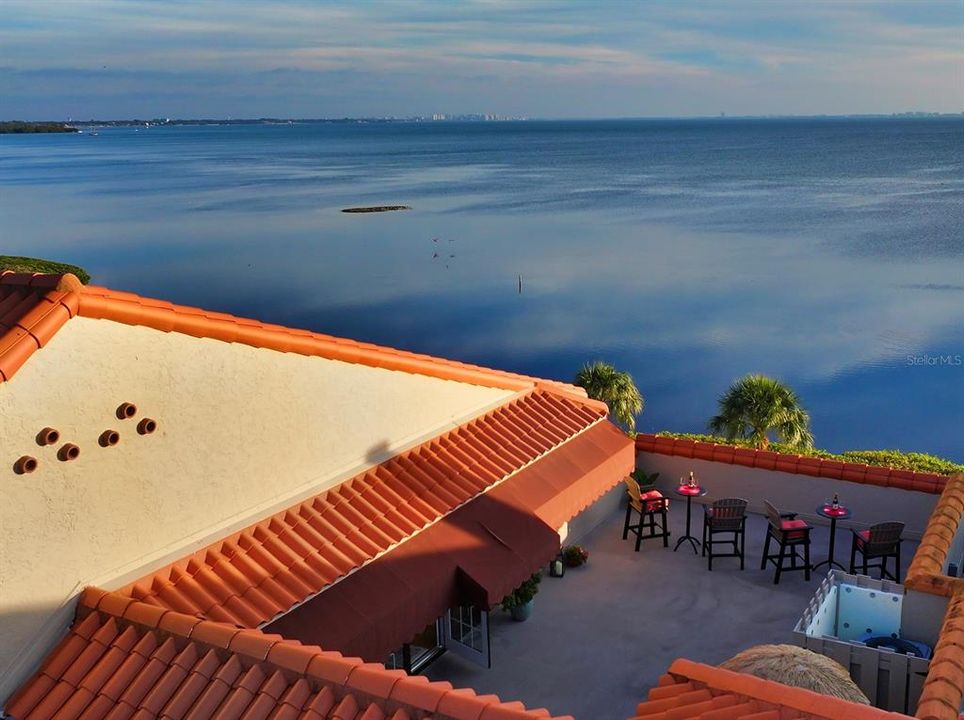 PRIVATE Rooftop terrace views over Sarasota Bay