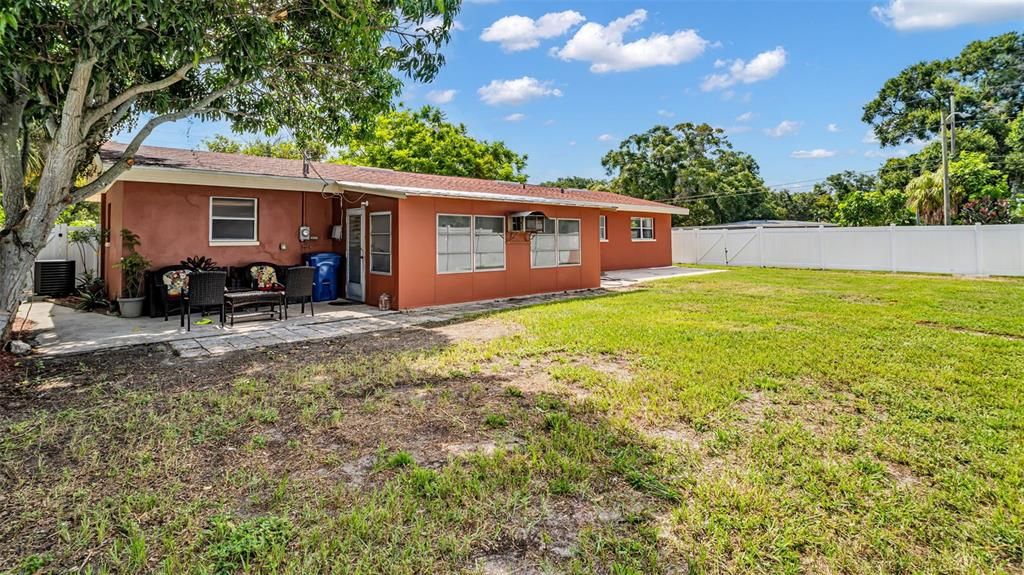 For Sale: $439,000 (3 beds, 2 baths, 1258 Square Feet)