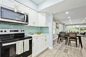 For Sale: $319,000 (2 beds, 2 baths, 1162 Square Feet)