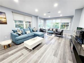 For Sale: $319,000 (2 beds, 2 baths, 1162 Square Feet)