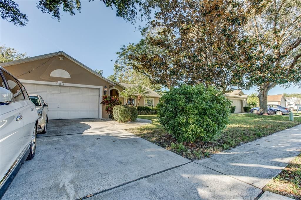 For Sale: $405,000 (3 beds, 2 baths, 1626 Square Feet)