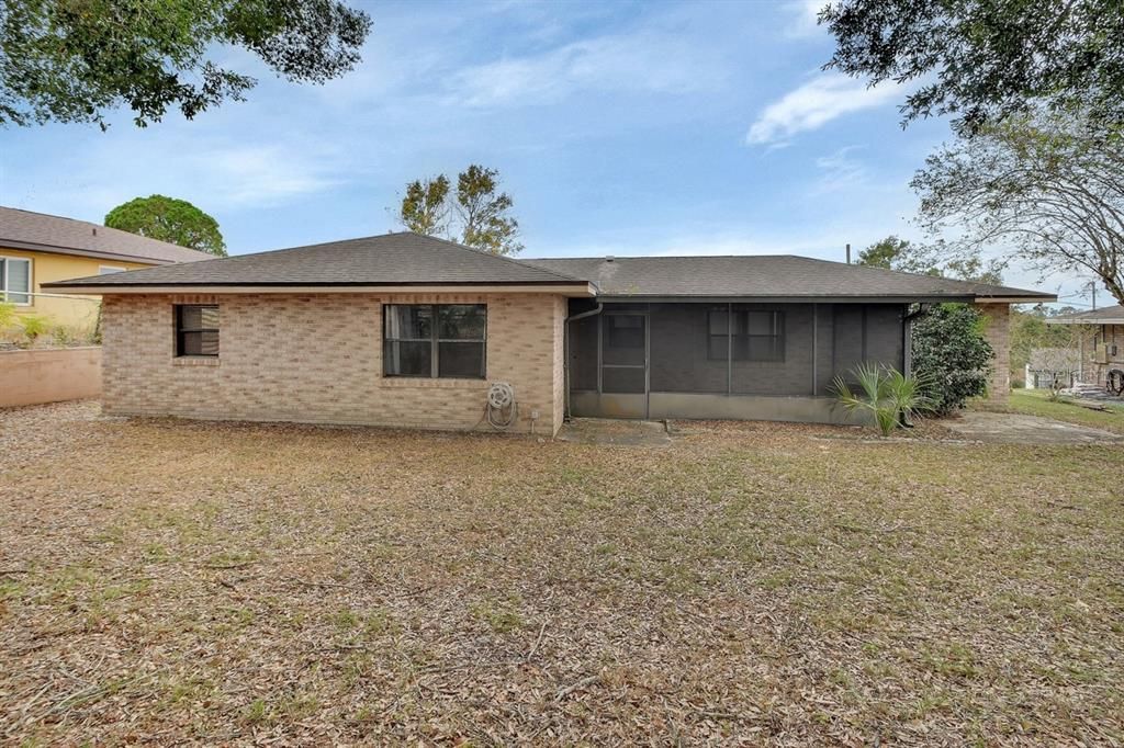 For Sale: $314,000 (3 beds, 2 baths, 1619 Square Feet)