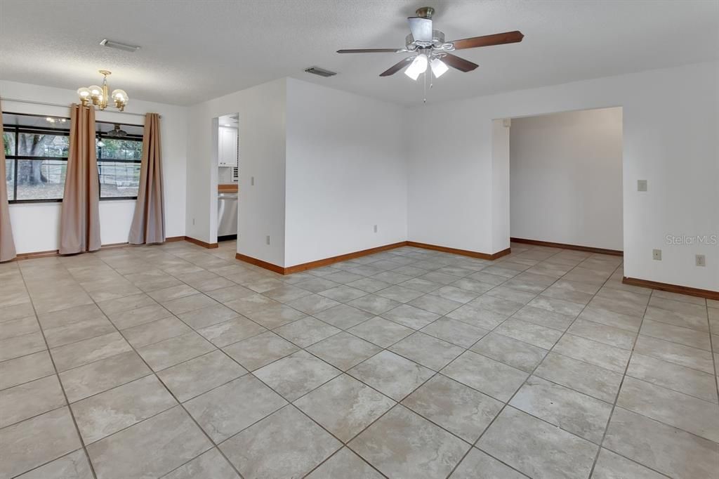 Living room/dining room