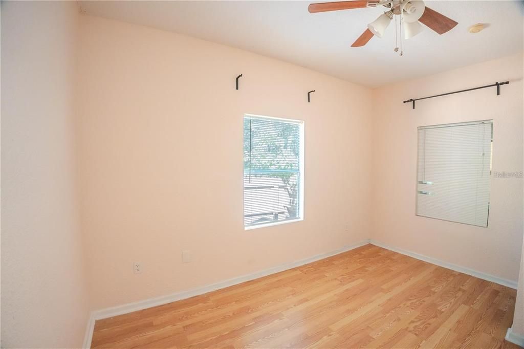 For Sale: $344,900 (2 beds, 1 baths, 1068 Square Feet)