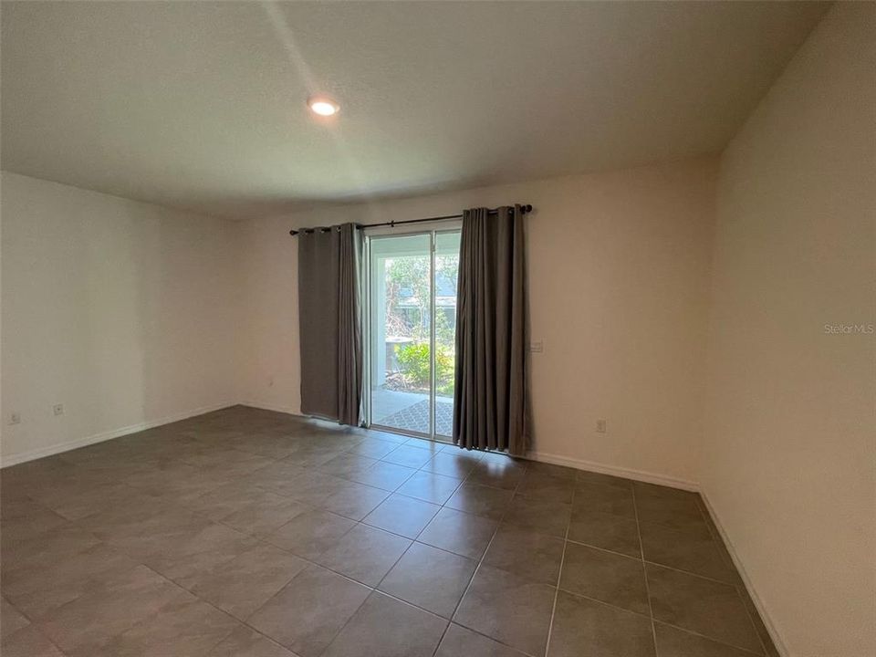 For Rent: $2,000 (3 beds, 2 baths, 1772 Square Feet)