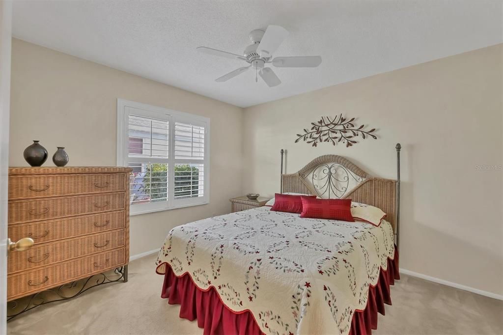 For Sale: $400,200 (3 beds, 2 baths, 1319 Square Feet)