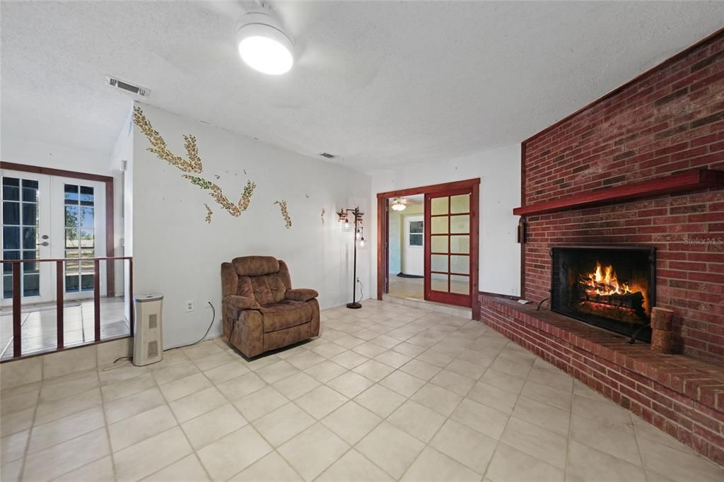 For Sale: $475,000 (3 beds, 2 baths, 1720 Square Feet)