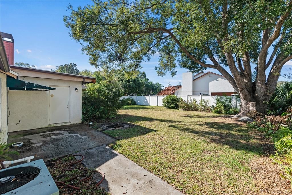 Active With Contract: $380,000 (3 beds, 2 baths, 1991 Square Feet)