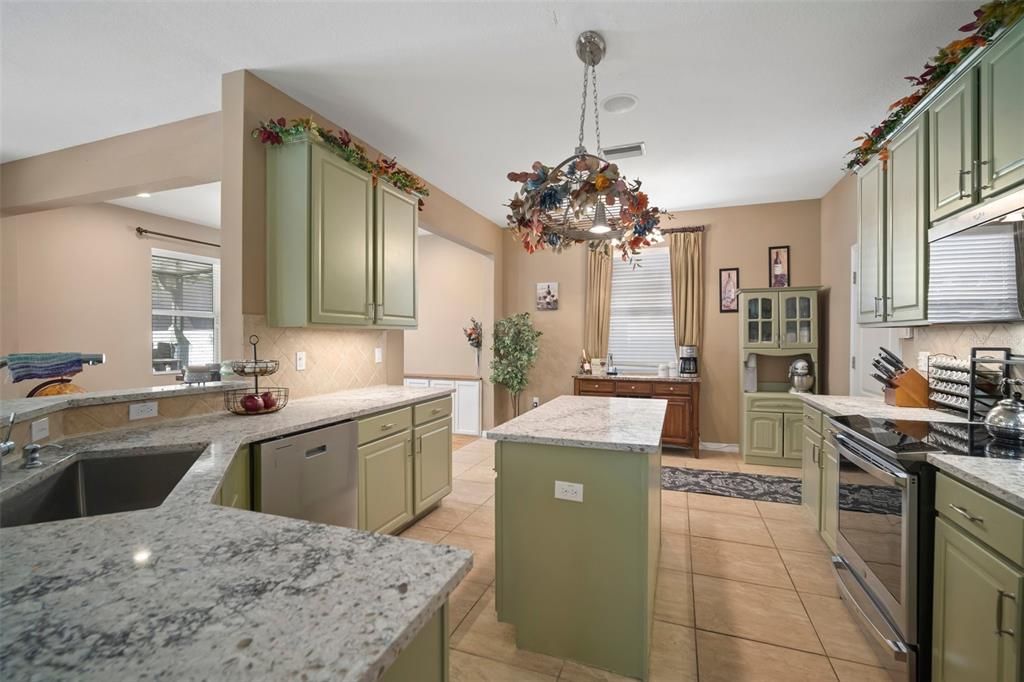 For Sale: $490,000 (4 beds, 2 baths, 2247 Square Feet)