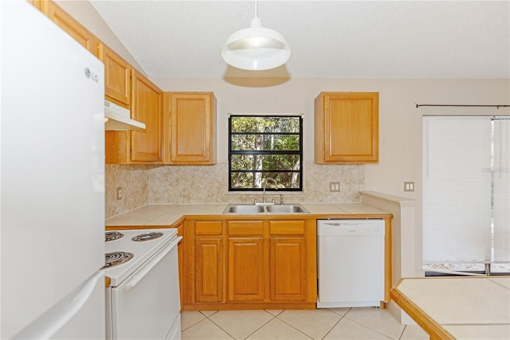 For Sale: $289,900 (3 beds, 2 baths, 1146 Square Feet)