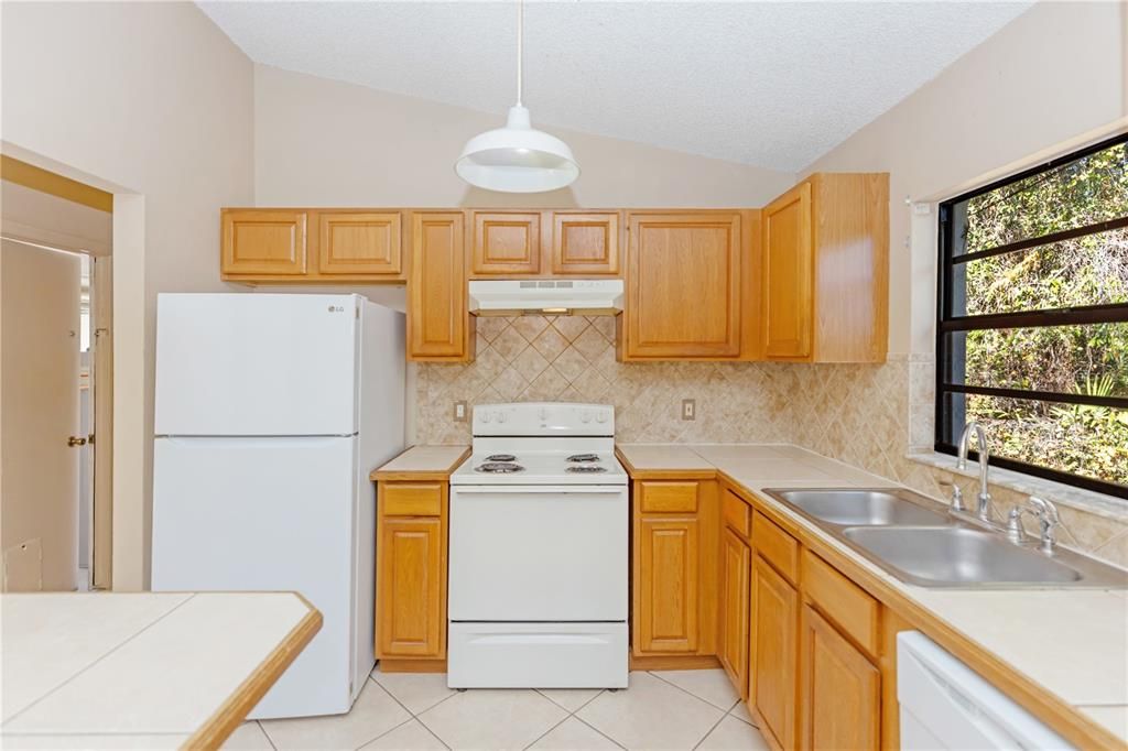 For Sale: $289,900 (3 beds, 2 baths, 1146 Square Feet)