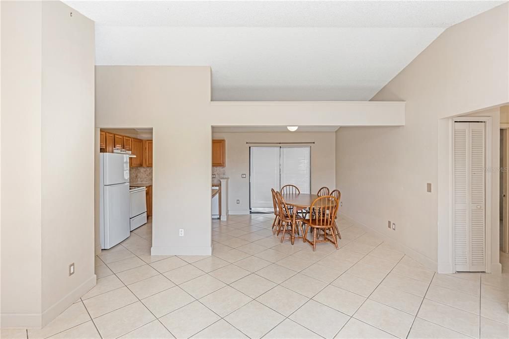 For Sale: $289,900 (3 beds, 2 baths, 1146 Square Feet)