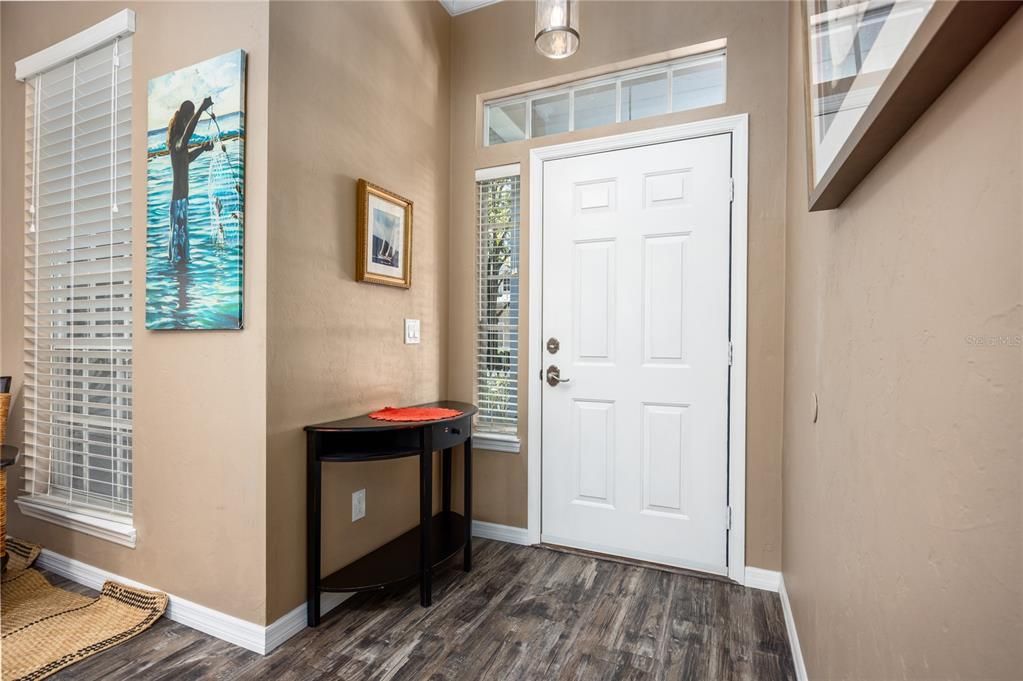 Active With Contract: $385,000 (3 beds, 2 baths, 1432 Square Feet)