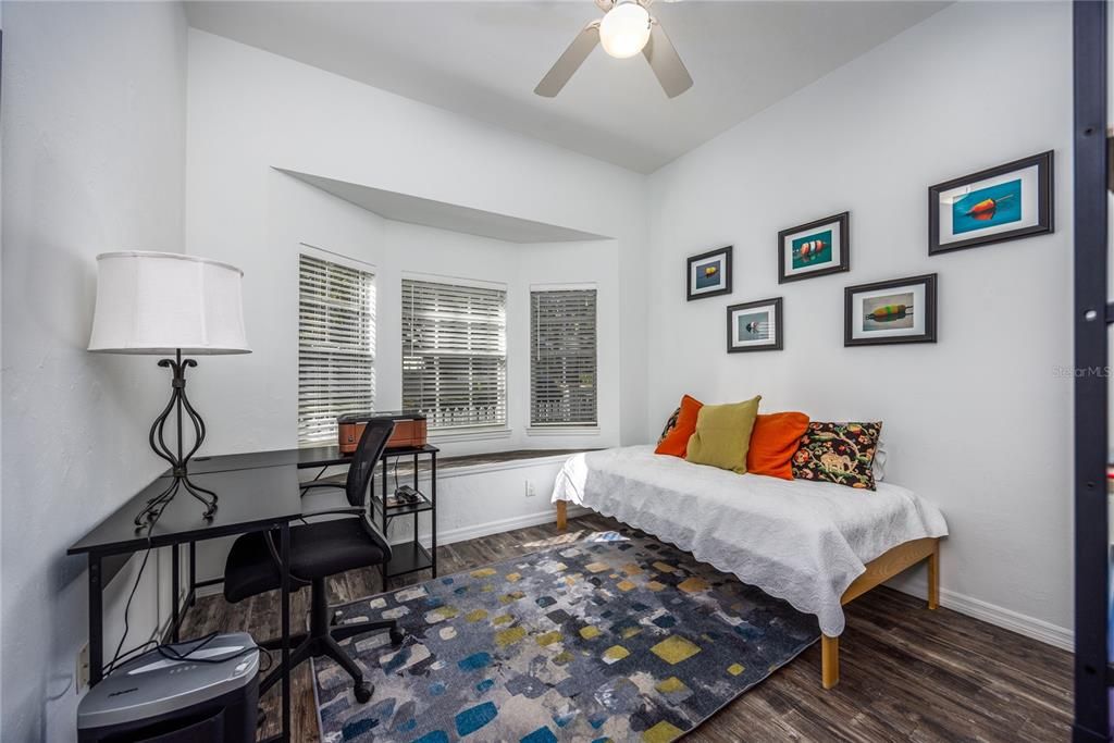 Active With Contract: $385,000 (3 beds, 2 baths, 1432 Square Feet)