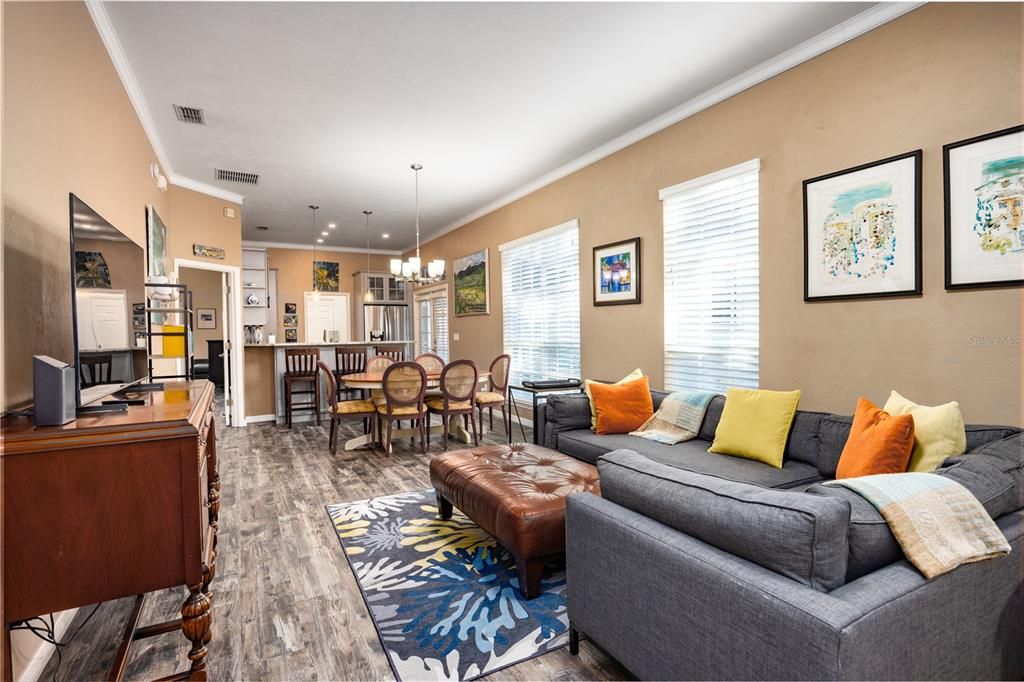 Active With Contract: $385,000 (3 beds, 2 baths, 1432 Square Feet)