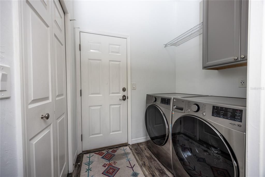 Active With Contract: $385,000 (3 beds, 2 baths, 1432 Square Feet)