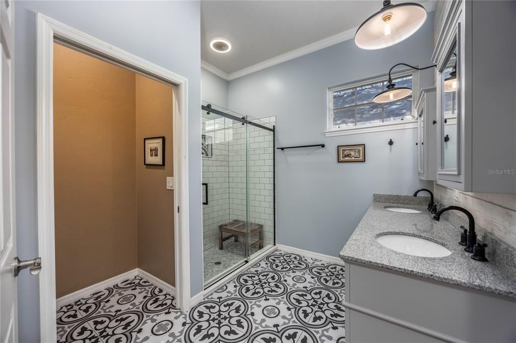 Active With Contract: $385,000 (3 beds, 2 baths, 1432 Square Feet)