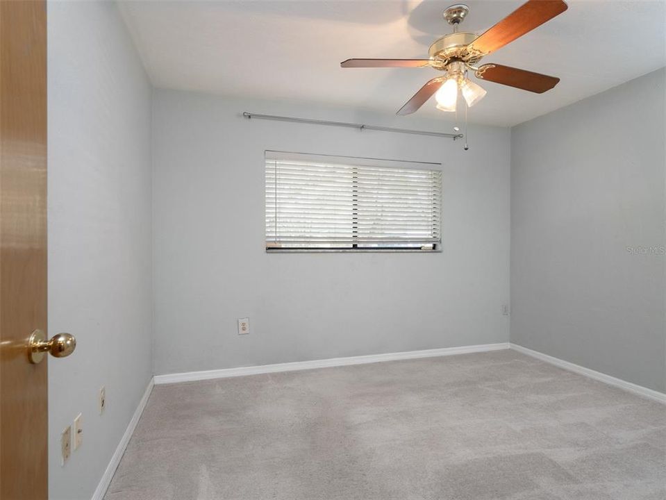 For Sale: $179,000 (2 beds, 2 baths, 988 Square Feet)