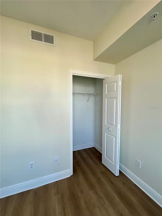 second bedroom with closet