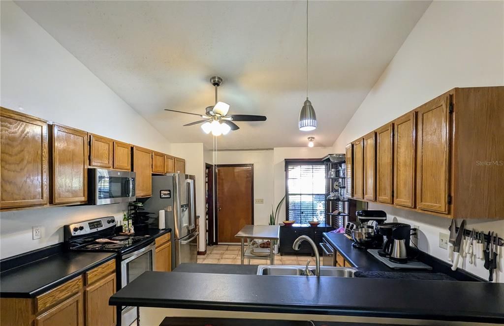 For Sale: $349,900 (3 beds, 2 baths, 1496 Square Feet)