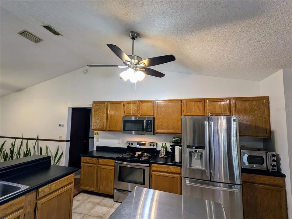 For Sale: $349,900 (3 beds, 2 baths, 1496 Square Feet)