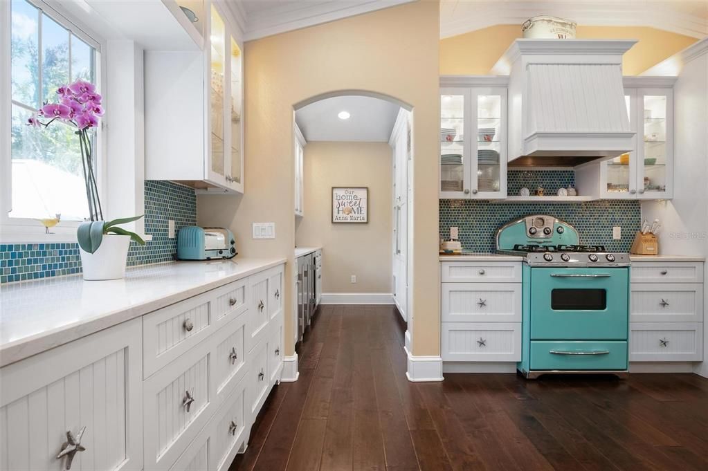 Butler's pantry with beverage refrigerator