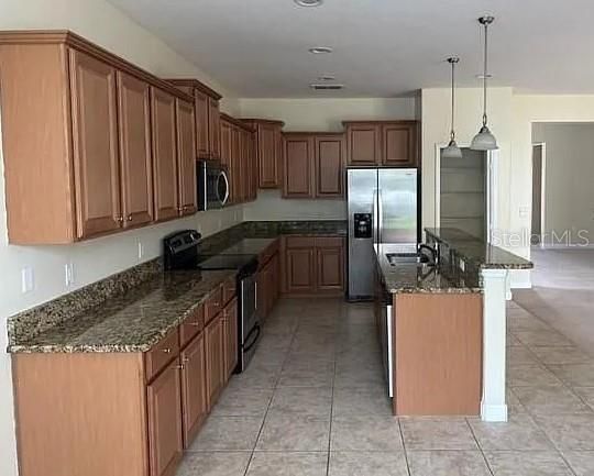 For Rent: $2,950 (4 beds, 3 baths, 2553 Square Feet)