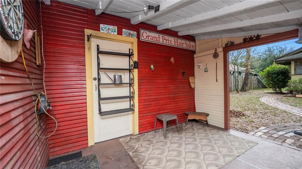 Sitting area attached to workshop II