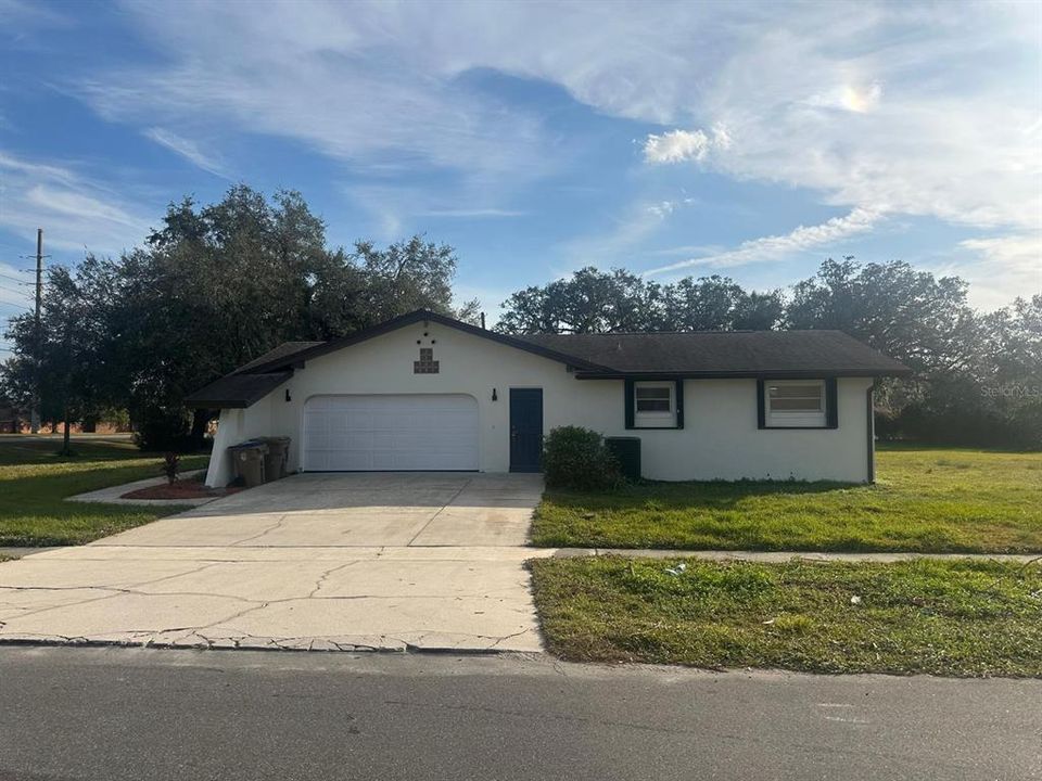 For Sale: $445,000 (3 beds, 2 baths, 1580 Square Feet)