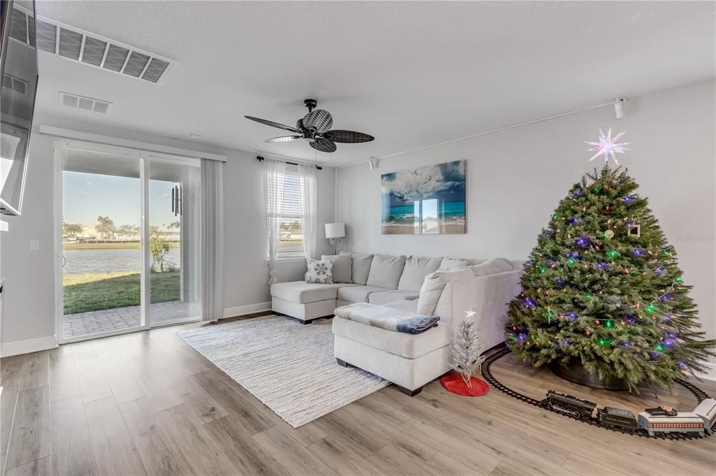 For Sale: $435,000 (4 beds, 2 baths, 2360 Square Feet)