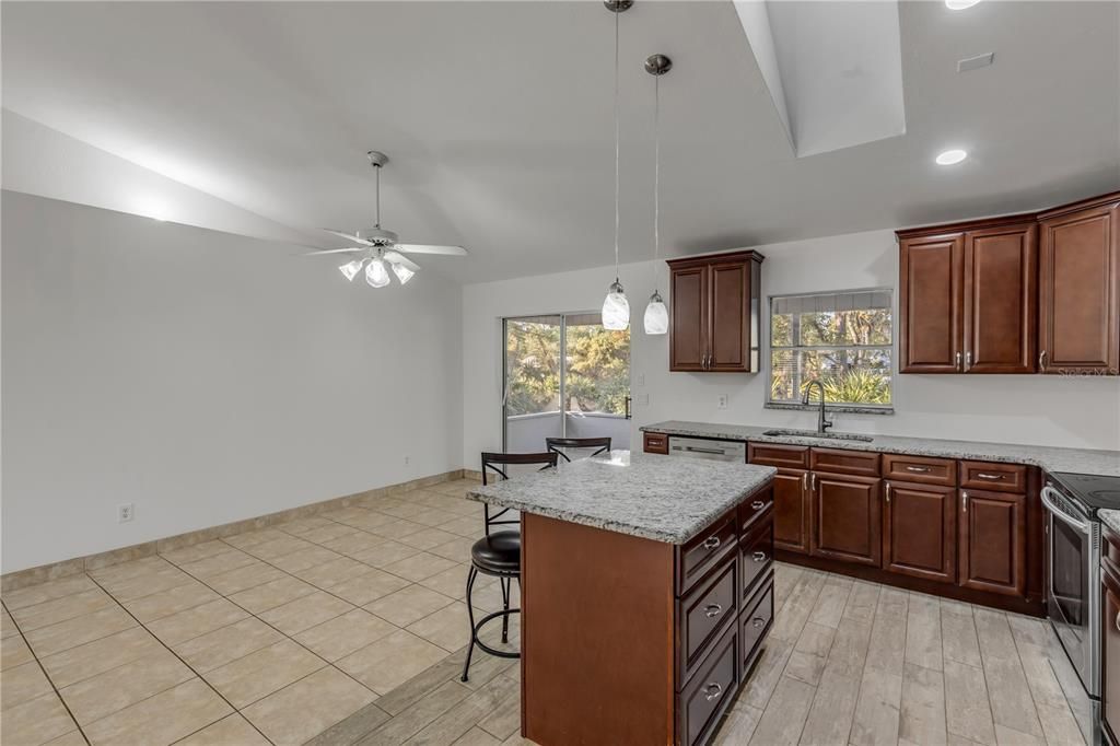 For Sale: $449,900 (3 beds, 2 baths, 1295 Square Feet)