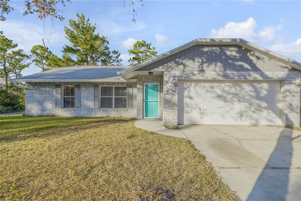 For Sale: $449,900 (3 beds, 2 baths, 1295 Square Feet)