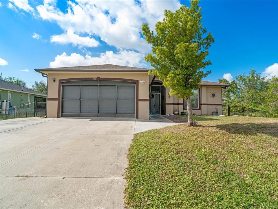 For Sale: $350,000 (3 beds, 2 baths, 1464 Square Feet)