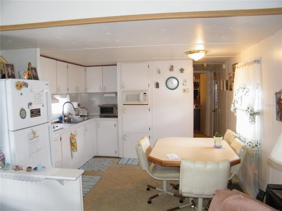 For Sale: $95,000 (2 beds, 1 baths, 672 Square Feet)