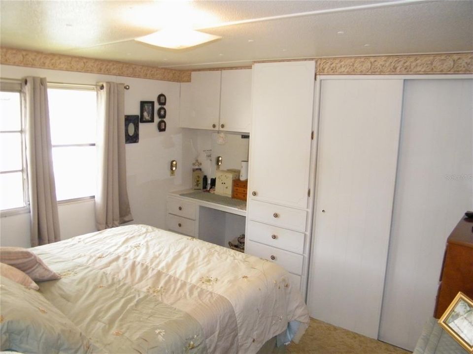 For Sale: $95,000 (2 beds, 1 baths, 672 Square Feet)