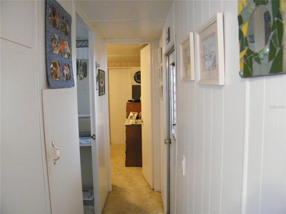 For Sale: $95,000 (2 beds, 1 baths, 672 Square Feet)