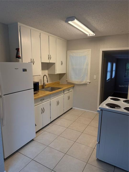 For Rent: $2,000 (3 beds, 2 baths, 1353 Square Feet)