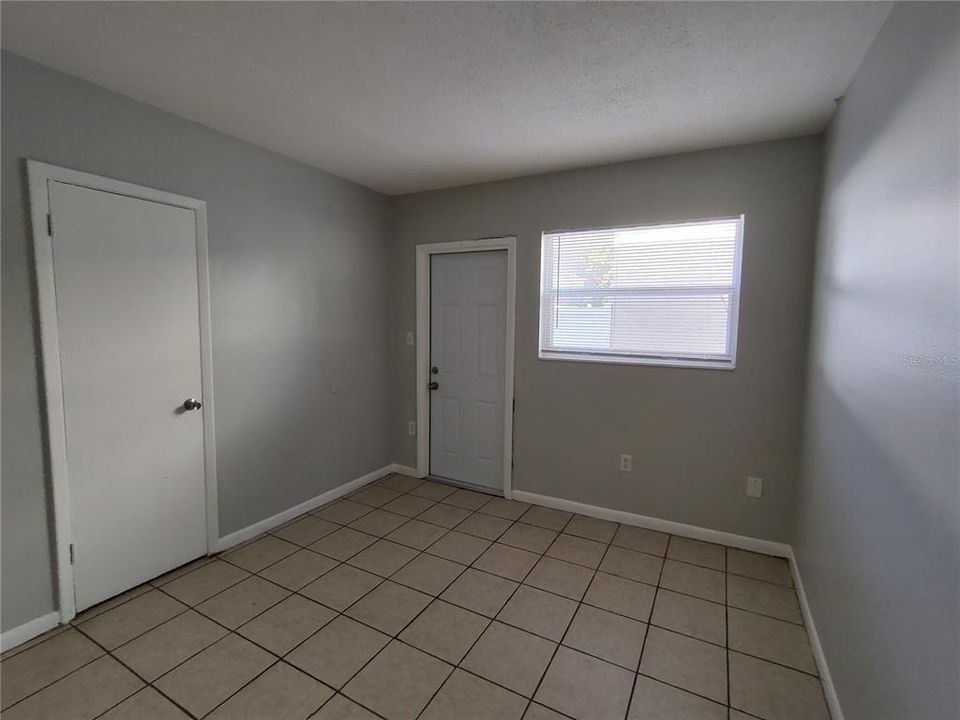 For Rent: $1,145 (2 beds, 1 baths, 816 Square Feet)