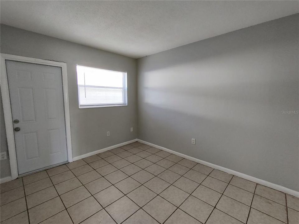 For Rent: $1,145 (2 beds, 1 baths, 816 Square Feet)