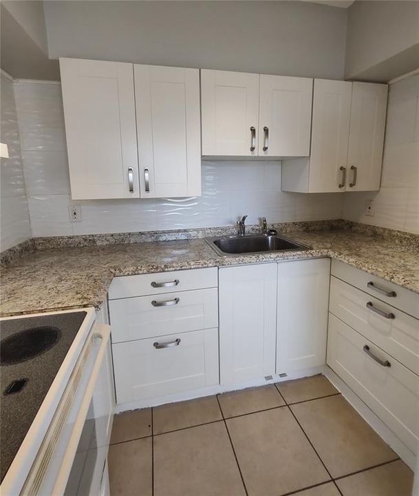 For Rent: $1,145 (2 beds, 1 baths, 816 Square Feet)