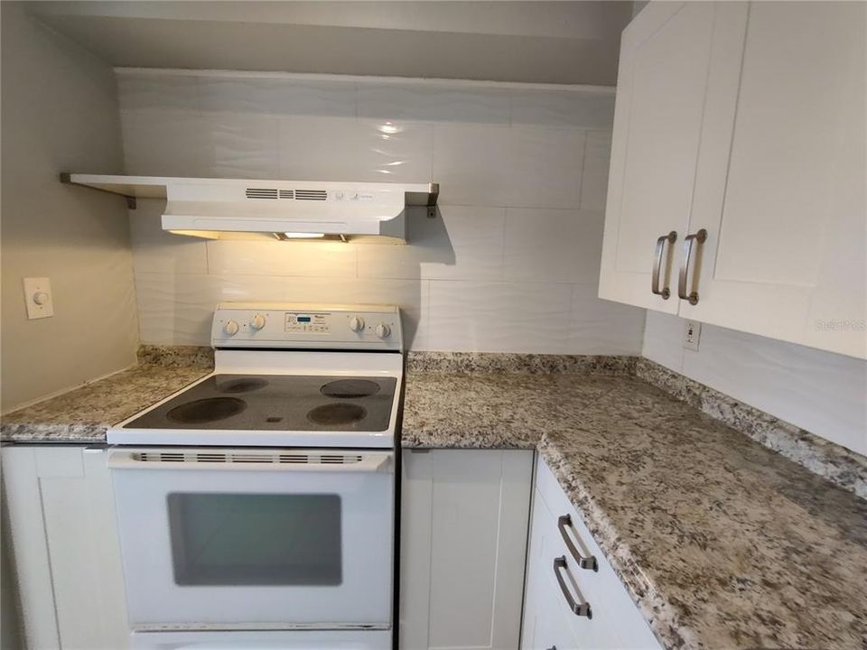 For Rent: $1,145 (2 beds, 1 baths, 816 Square Feet)