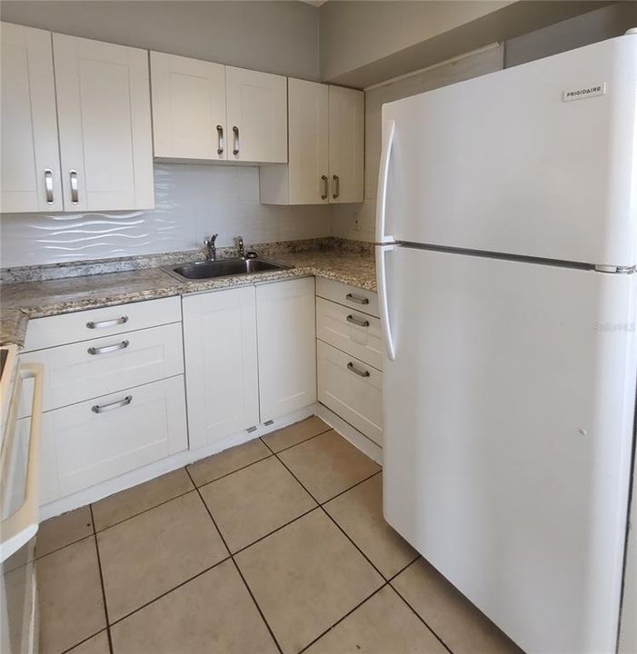 For Rent: $1,145 (2 beds, 1 baths, 816 Square Feet)