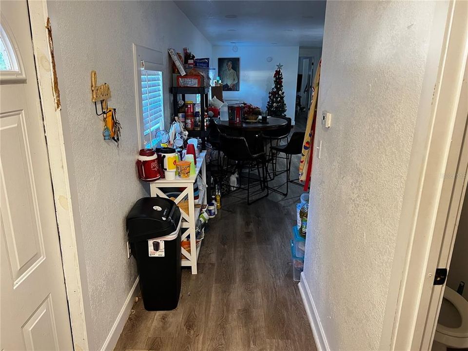 For Sale: $169,500 (2 beds, 2 baths, 942 Square Feet)