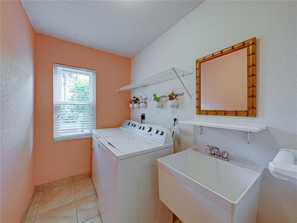 For Sale: $374,900 (3 beds, 2 baths, 1794 Square Feet)