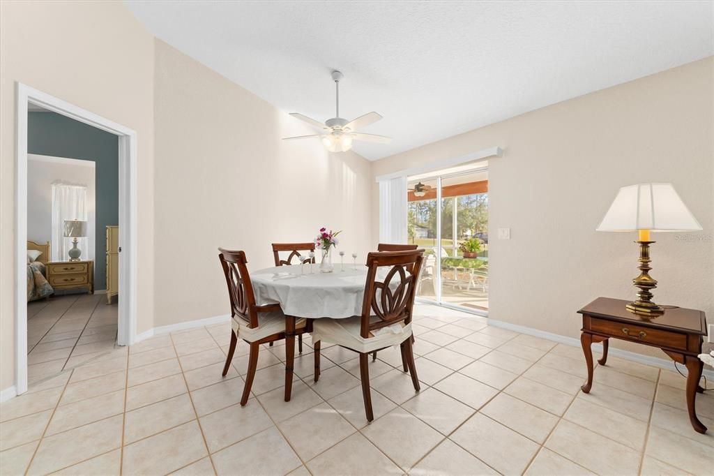 For Sale: $370,000 (3 beds, 2 baths, 1386 Square Feet)